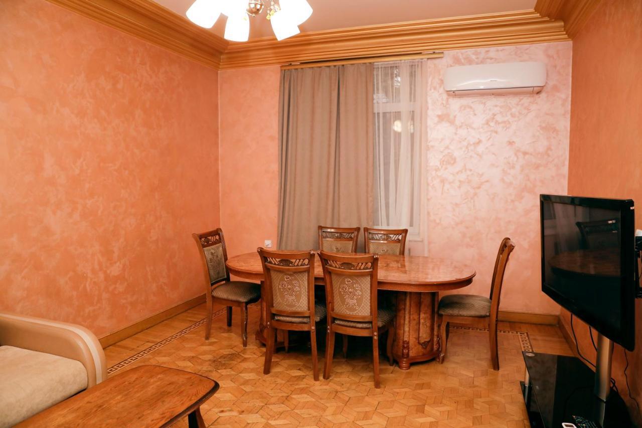 Big 3 Room Apartment On Republic Square Ереван Экстерьер фото