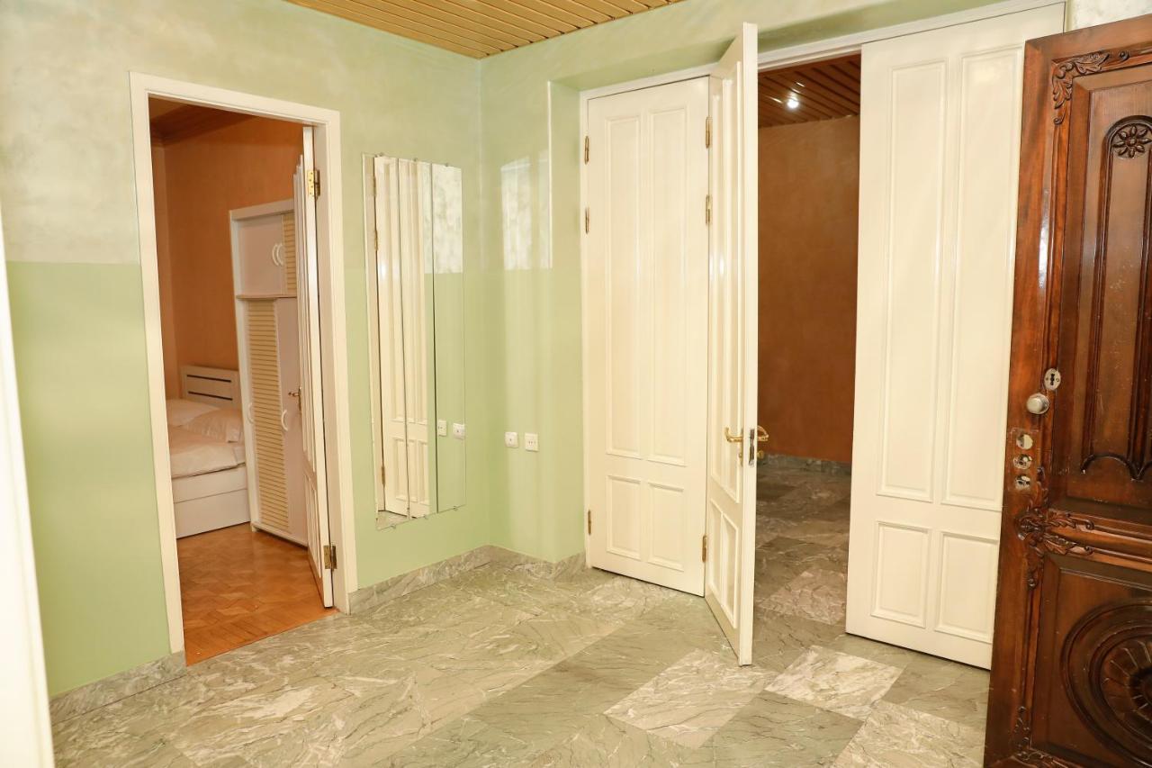 Big 3 Room Apartment On Republic Square Ереван Экстерьер фото