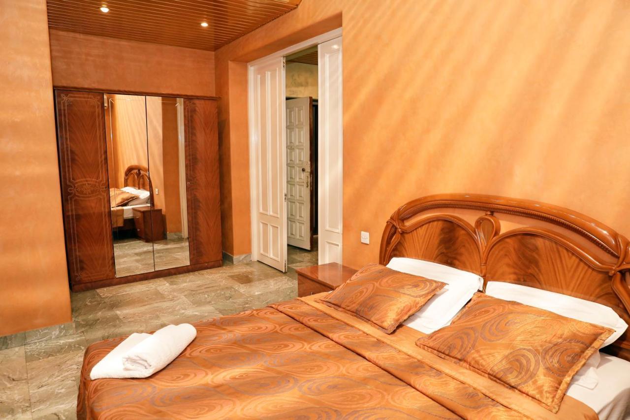 Big 3 Room Apartment On Republic Square Ереван Экстерьер фото